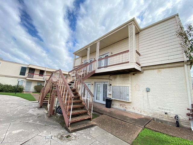 6201 Ranchester Drive 19, Houston, TX 77036