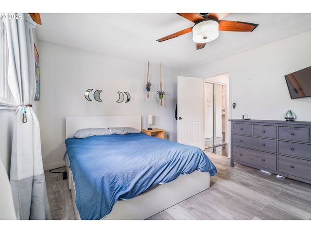 468 N HAYDEN ISLAND Dr 107, Portland, OR 97217