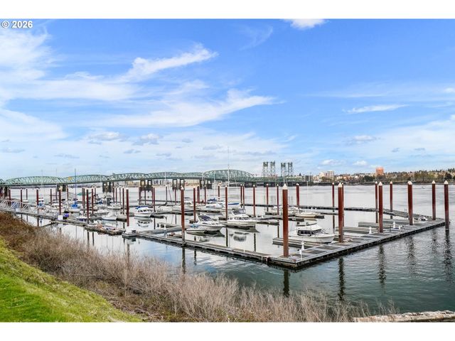 468 N HAYDEN ISLAND Dr 107, Portland, OR 97217