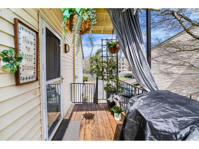 468 N HAYDEN ISLAND Dr 107, Portland, OR 97217