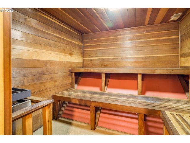 468 N HAYDEN ISLAND Dr 107, Portland, OR 97217