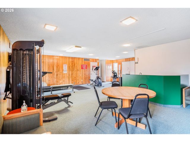 468 N HAYDEN ISLAND Dr 107, Portland, OR 97217