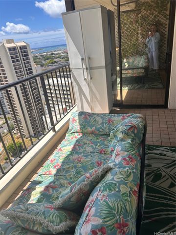 990 Ala Nanala Street 28A, Honolulu, HI 96818