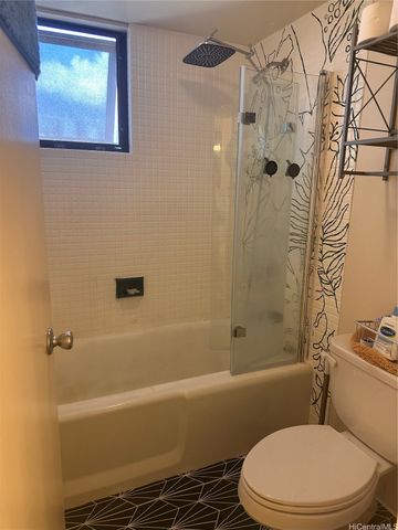 990 Ala Nanala Street 28A, Honolulu, HI 96818