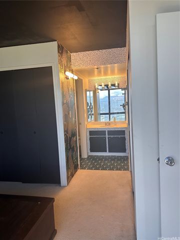 990 Ala Nanala Street 28A, Honolulu, HI 96818