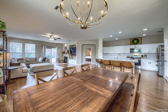 1227 SUN SPG, San Antonio, TX 78245