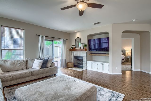 1227 SUN SPG, San Antonio, TX 78245