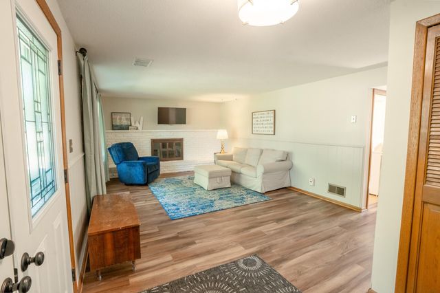 7400 Major Avenue N, Brooklyn Park, MN 55443