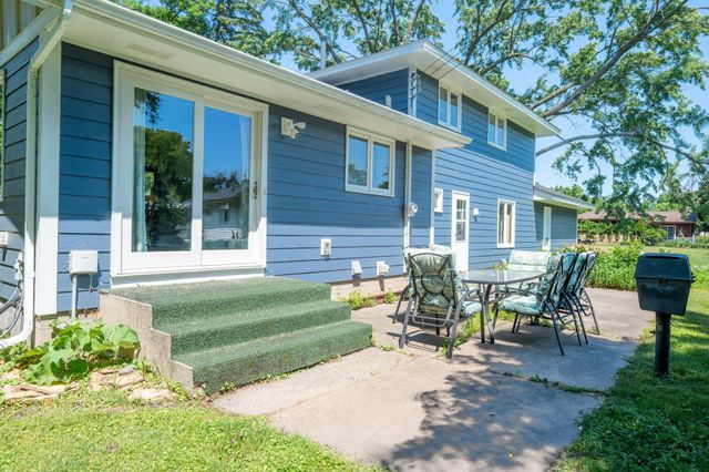 7400 Major Avenue N, Brooklyn Park, MN 55443