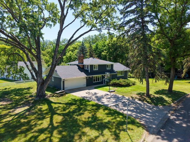 7400 Major Avenue N, Brooklyn Park, MN 55443