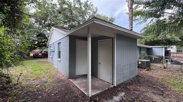 2313 52ND AVENUE E, Bradenton, FL 34203