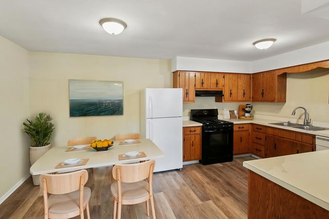 2466 Red Oak Trail, Crest Hill, IL 60435