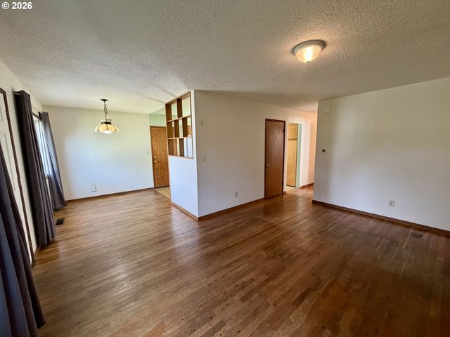 5104 Ne ALBERTA St, Portland, OR 97218