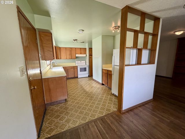 5104 Ne ALBERTA St, Portland, OR 97218