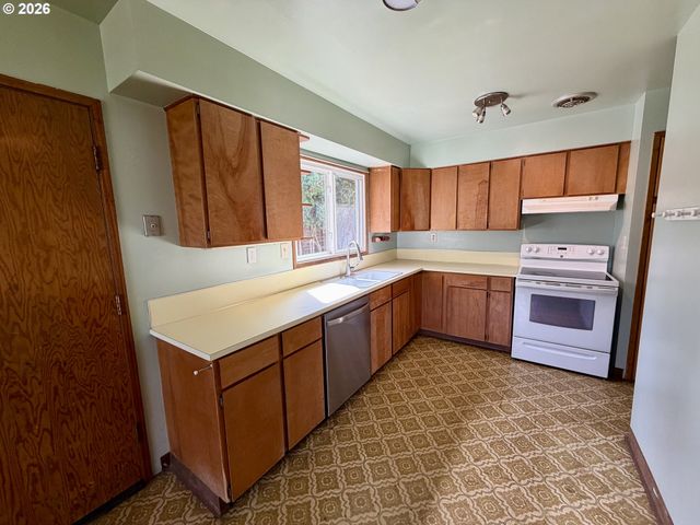 5104 Ne ALBERTA St, Portland, OR 97218