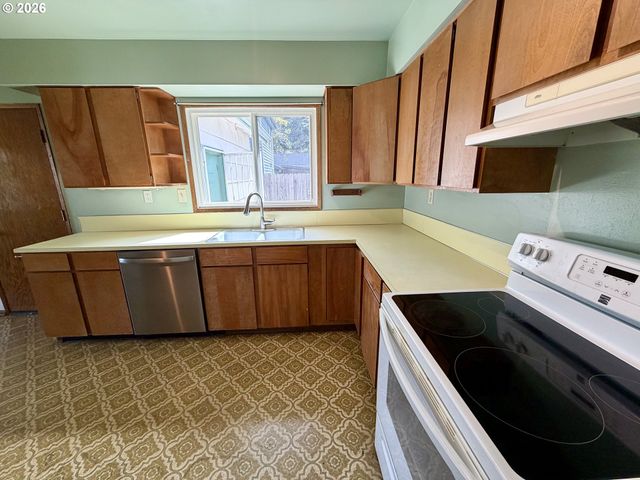 5104 Ne ALBERTA St, Portland, OR 97218