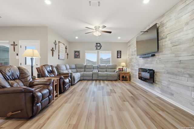 2130 Silver Maple, New Braunfels, TX 78130