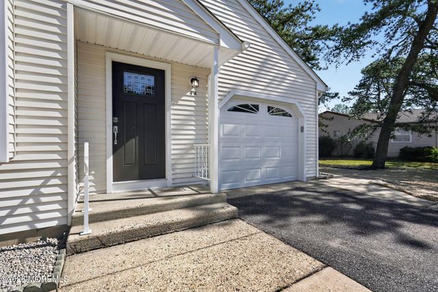 44 Penwood Drive 55, Whiting, NJ 08759