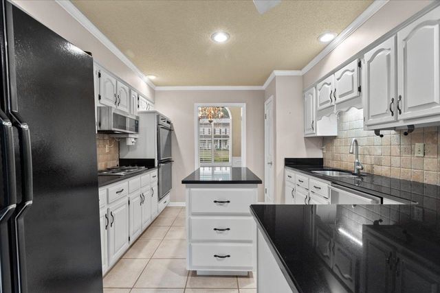 9400 MORNING WOODS CV, Memphis, TN 38016