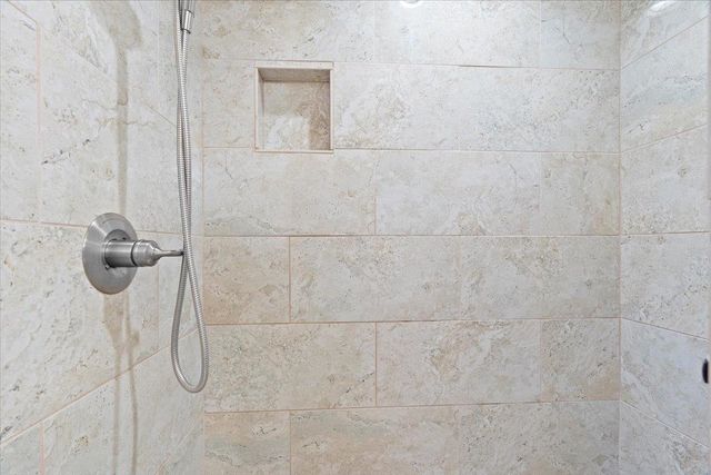 9400 MORNING WOODS CV, Memphis, TN 38016