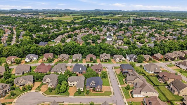 6000 Wallaby Ct, Spring Hill, TN 37174