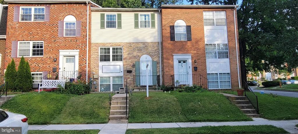 3 SUMMIT GREEN CT, Cockeysville, MD 21030