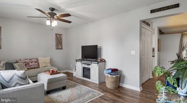 338 CEDARBRIDGE RD, Monroeville, NJ 08343