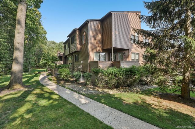 50 Timberline Drive 50, Nanuet, NY 10954