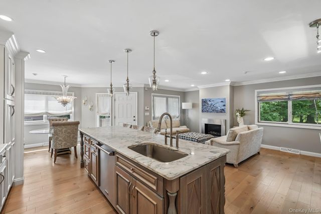 50 Timberline Drive 50, Nanuet, NY 10954