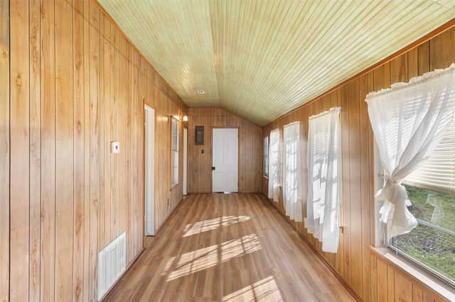 809 N Main ST, Lexington, TX 78947