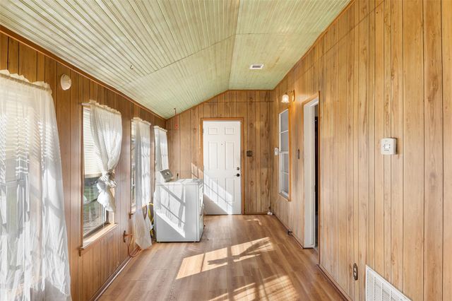 809 N Main ST, Lexington, TX 78947