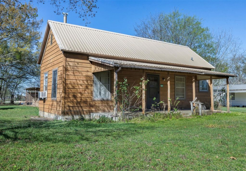 809 N Main ST, Lexington, TX 78947