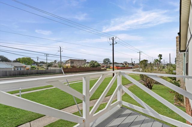 7302 Jones Drive, Galveston, TX 77551