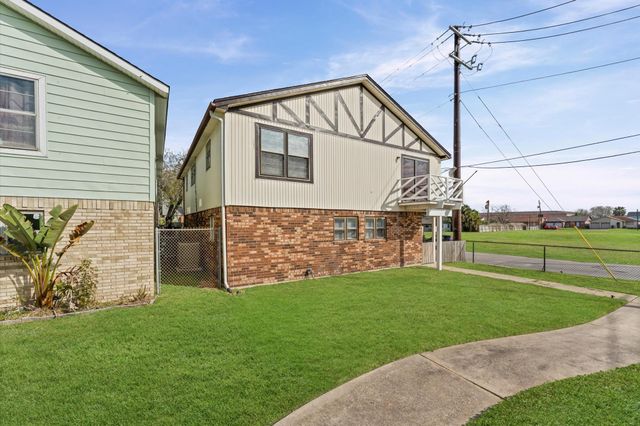 7302 Jones Drive, Galveston, TX 77551