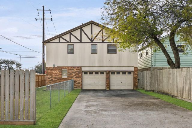 7302 Jones Drive, Galveston, TX 77551