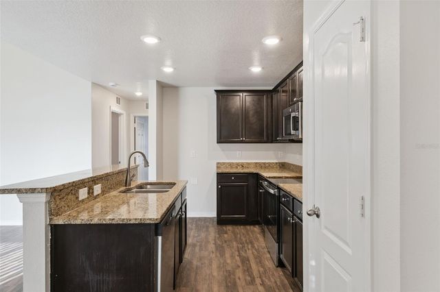 1904 PIEDMONT COURT, Mascotte, FL 34753