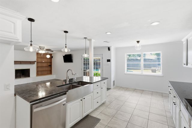 1429 Pamela Street, Hurst, TX 76053
