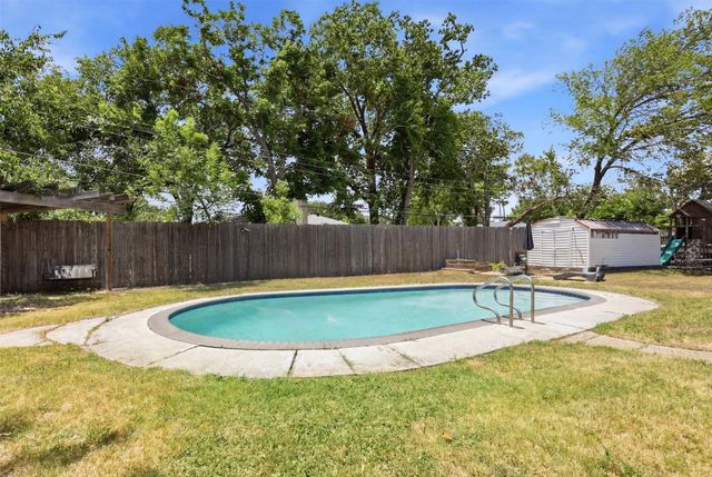 1429 Pamela Street, Hurst, TX 76053