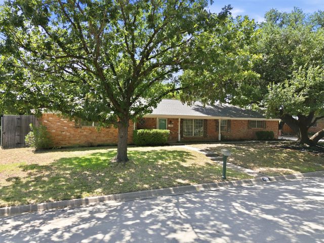1429 Pamela Street, Hurst, TX 76053