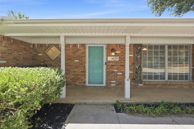 1429 Pamela Street, Hurst, TX 76053