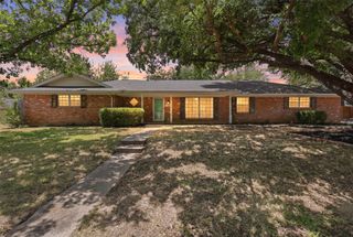 1429 Pamela Street, Hurst, TX 76053