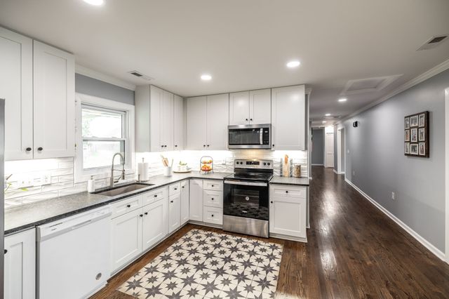 516 N Russell St, Portland, TN 37148