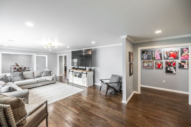 516 N Russell St, Portland, TN 37148