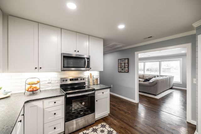 516 N Russell St, Portland, TN 37148