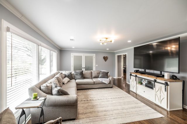 516 N Russell St, Portland, TN 37148