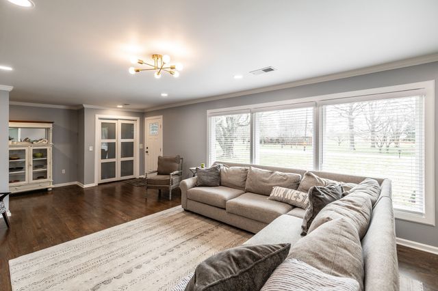 516 N Russell St, Portland, TN 37148