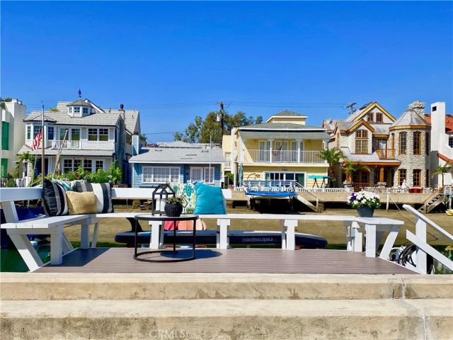322 Grand Canal, Newport Beach, CA 92662