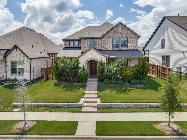 909 Almond Blossom Circle, Crowley, TX 76036