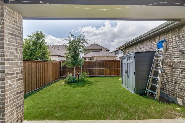 909 Almond Blossom Circle, Crowley, TX 76036