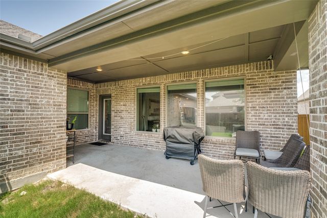 909 Almond Blossom Circle, Crowley, TX 76036